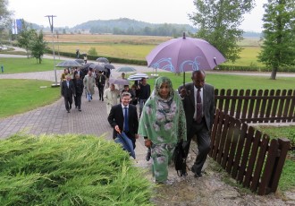 Memorijalni centar Nikole Tesle obišli strani diplomati