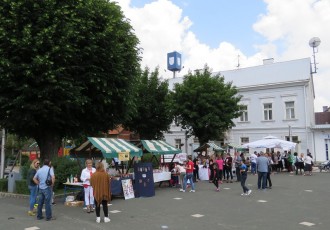 LIJEPE SLIKE: Učeničko zadrugarstvo, prekrasan spoj tradicije i modernog doba predstavljeno danas u Gospiću!!!