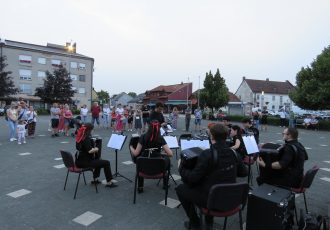 PREKRASNO: harmonika kao instrument za tango i valcer