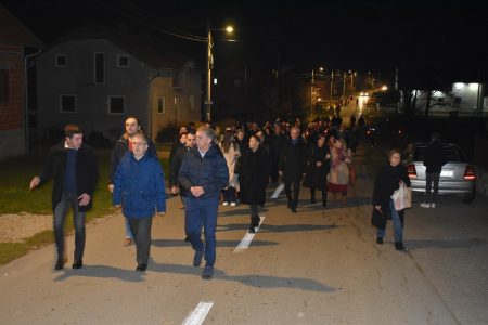 LIJEPO: U Vukovarskoj ulici i u središtu Gospića odana počast žrtvama Domovinskog rata, Škabrnje i Vukovara