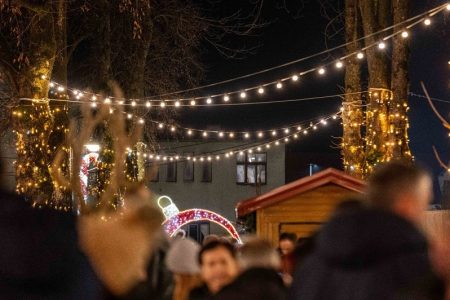 Daleka obala u petak stiže na Advent u Gospiću