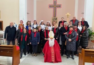 Gradski zbor Vila Velebita iz Gospića božićnim pjesmama uveličali misno slavlje u Vojniću