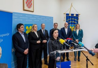 Problem nelegalnog otpada u Gospiću: Ministrica Vučković najavila sanaciju i izmjene zakona, župan Petry naglasio potrebu za kaznenim progonom odgovornih osoba